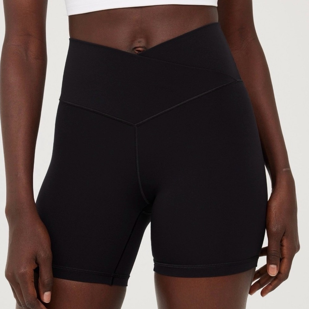 Aerie OFFLINE Real Me Crossover 5” Bike Short